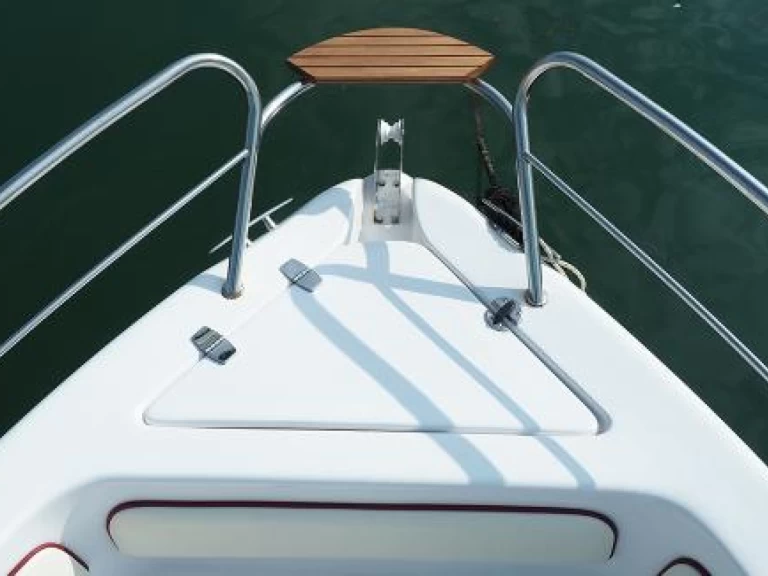 Bateau à moteur à louer à Sirmione au meilleur prix