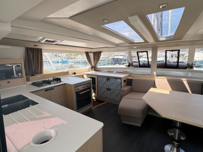 Louez un Fountaine Pajot Tanna 47 à Ajaccio