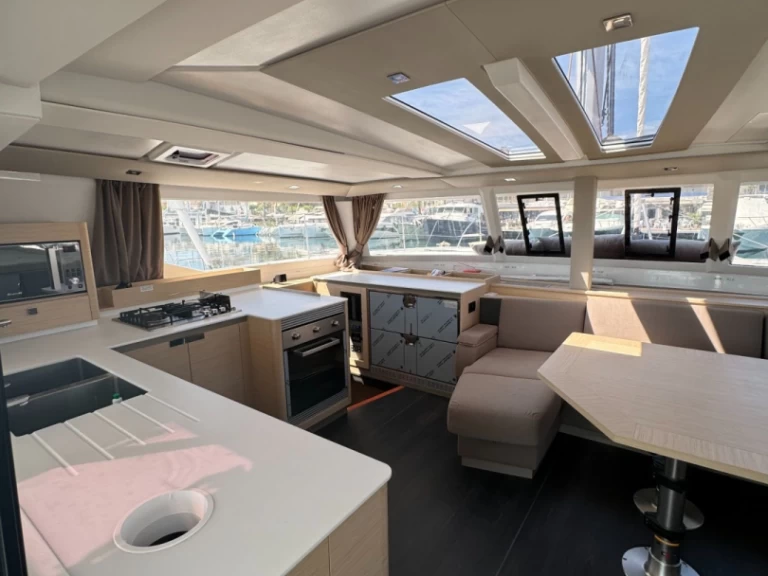 Louez un Fountaine Pajot Tanna 47 à Ajaccio