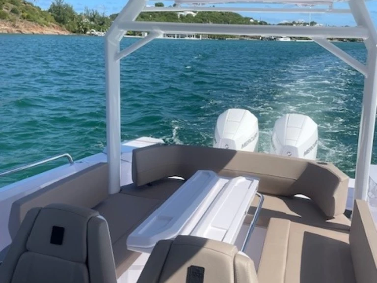 Axopar 29 Sun Top a louer à Marigot