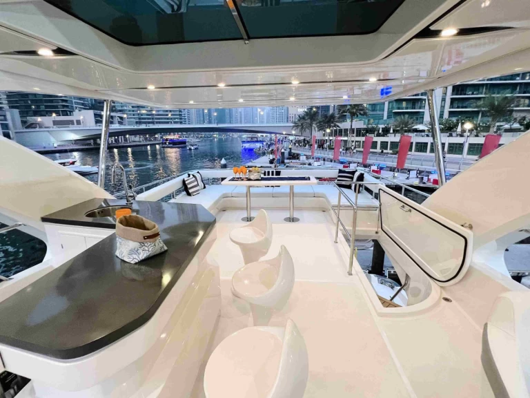 Yacht à louer à Dubai Marina au meilleur prix