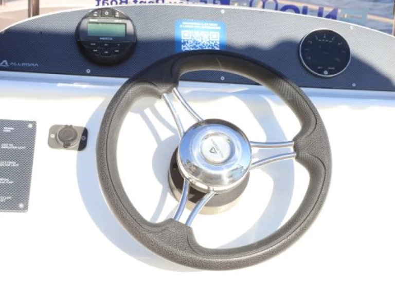 Bateau à moteur à louer à Vietri sul Mare au meilleur prix