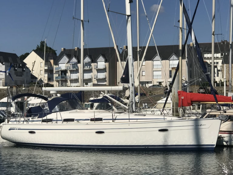 Location bateau Locmiquélic pas cher Bavaria 39 Cruiser