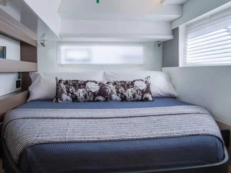 Location bateau Placencia pas cher Leopard 42