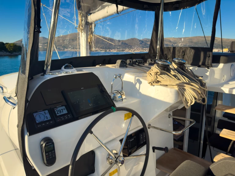 Location bateau Lagoon Lagoon 43 - 3 + 1 cab. OW à Seget Donji sur Samboat