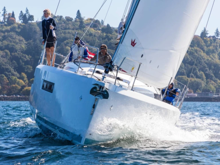 Louer Voilier avec ou sans skipper Jeanneau à Puntone