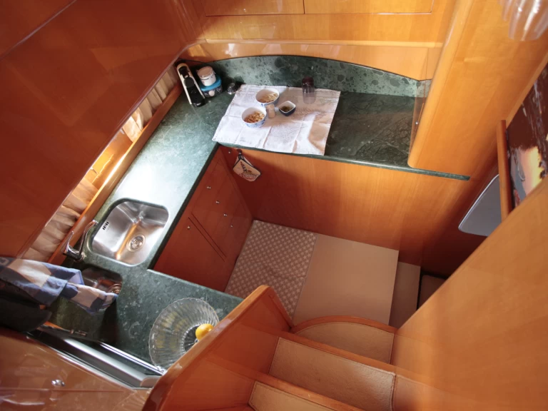 Location bateau Uniesse 55My Fly à Salivoli sur Samboat