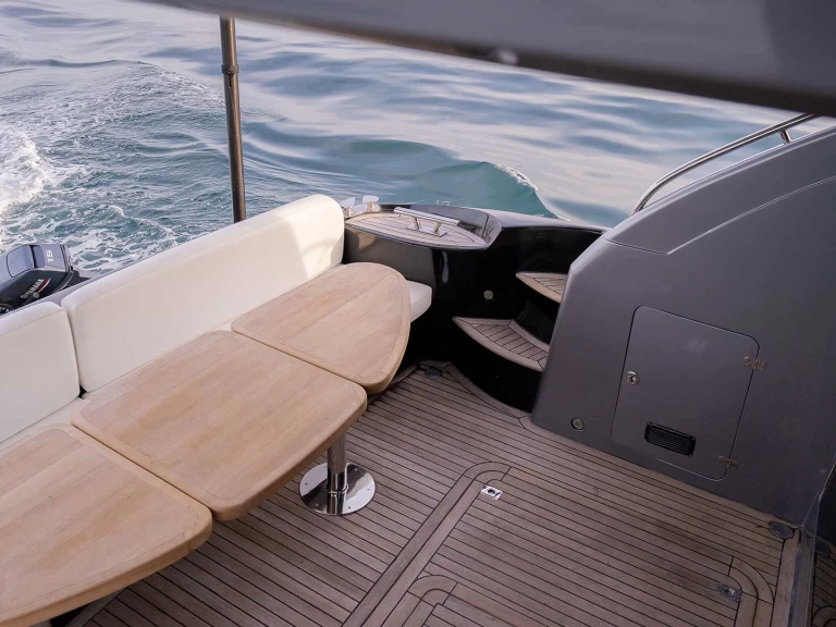 Location bateau Azimut Azimut 55 à Phuket (Ville) sur Samboat