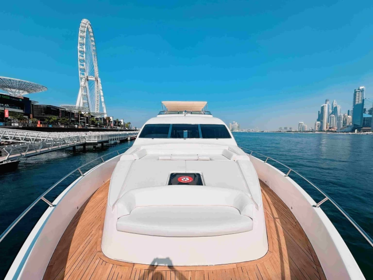 Location Yacht à Dubai Marina - Majesty Yachts 92