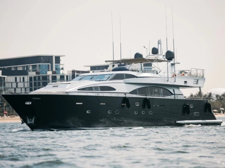 Louez un Azimut Azimut 100  à Dubai Marina