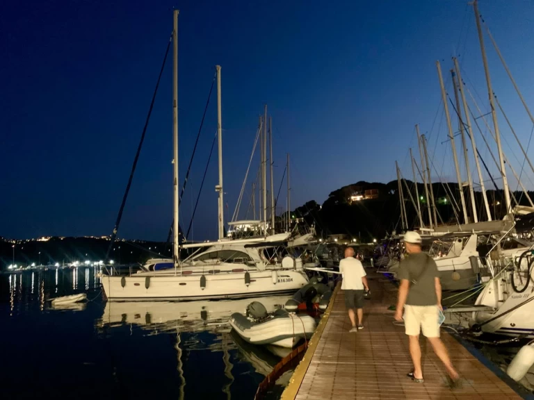 Location à San Lorenzo al Mare - Bavaria Bavaria 42 Cruiser sur SamBoat