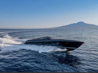 Itama 62RS charter bareboat or captained in  Toúrlos