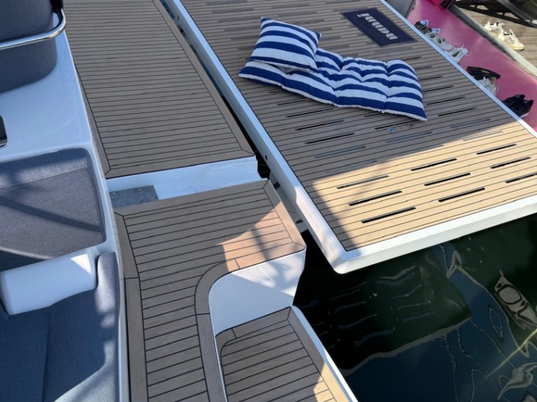 Location à Salerne - Bali Bali 5.2 6-cab sur SamBoat