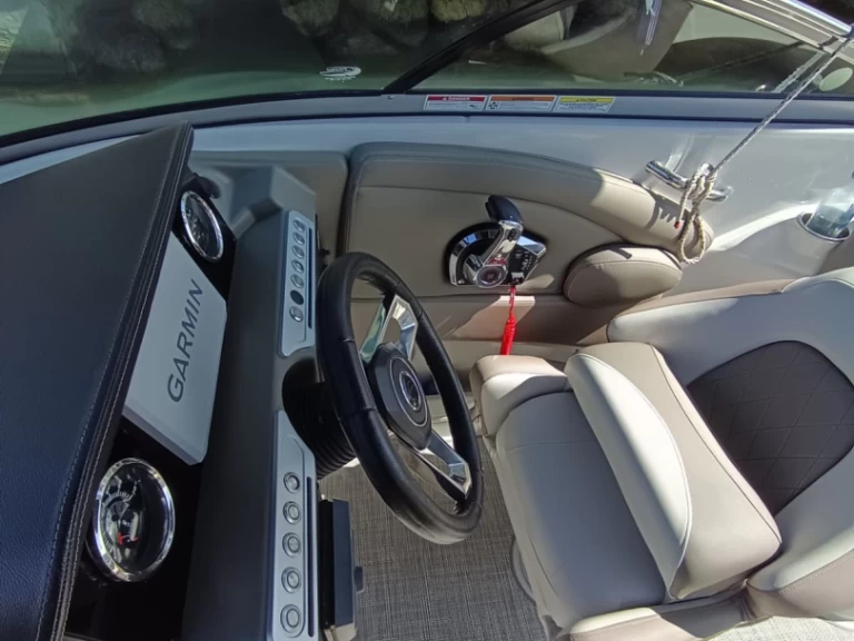 Louez un Crownline E255 à Dénia