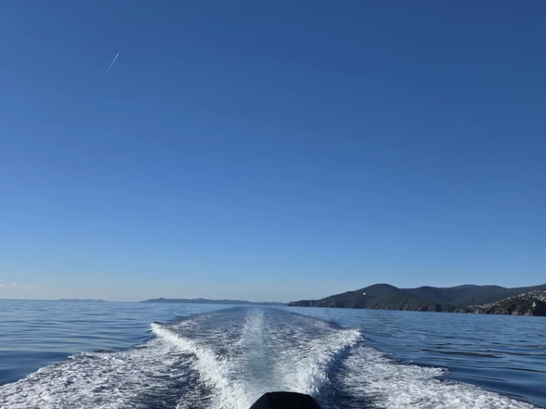 Louez un Sea Water Sea Water Phantom 280 à Port de Cavalaire-sur-Mer