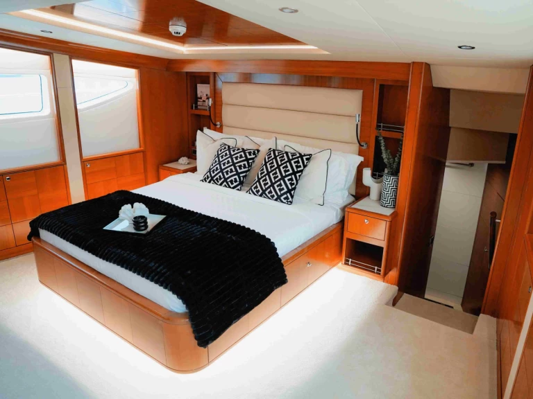 Location Yacht à Dubai Marina - Majesty Yachts 110