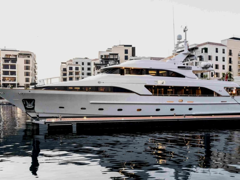 Louer Yacht avec ou sans skipper Benetti à Dubai Marina