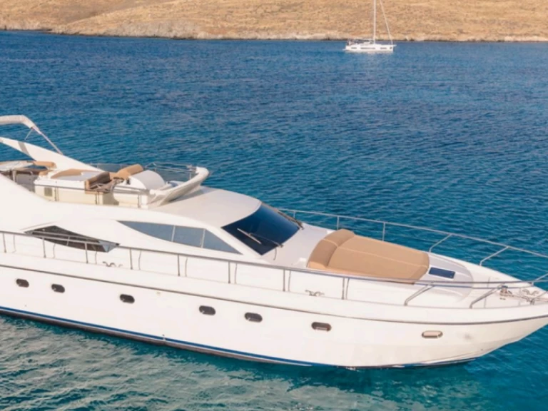 Location Yacht Ferretti avec permis