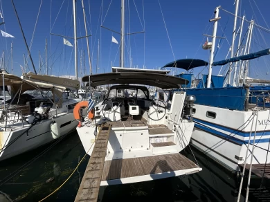 Sailboat for rent Gouviá at the best price