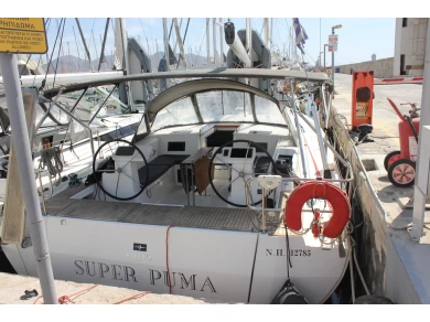 Sailboat for rent Álimos at the best price