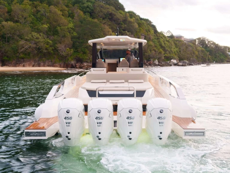 Capelli STRADIVARI 52 a louer à Marine de Sant'Ambrogio