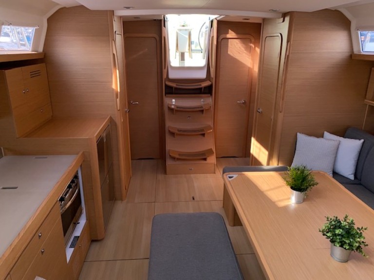 Voilier à louer à Gouviá au meilleur prix