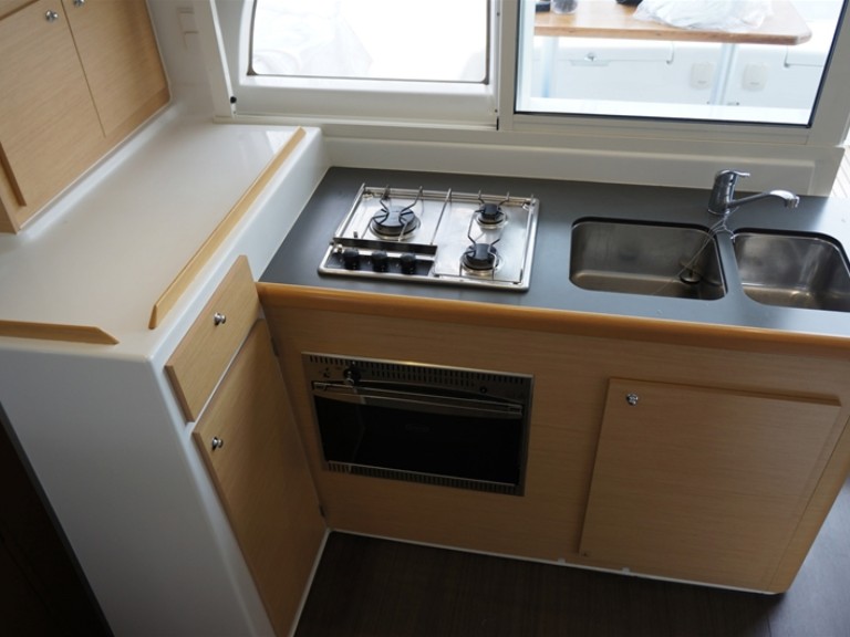 Catamaran à louer à Gouviá au meilleur prix