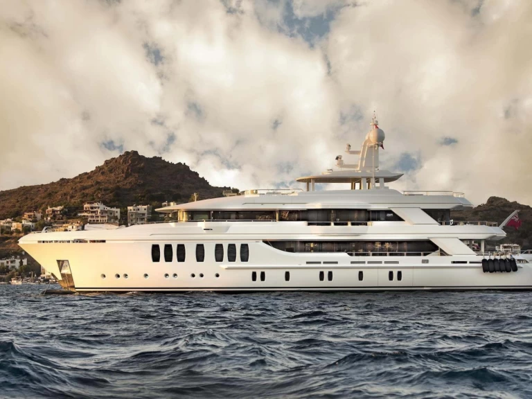 Location Yacht à Dubai Marina - CMB YACHTS 154