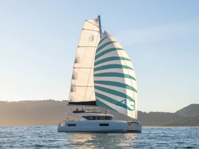 Catamaran to hire Marsh Harbour at the best price