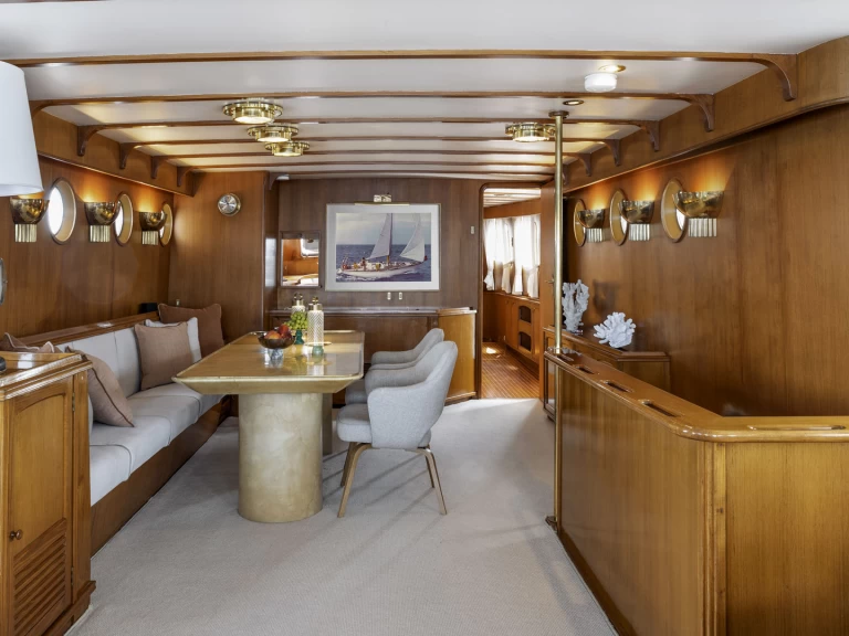 Bateau à moteur à louer à Castellammare di Stabia au meilleur prix