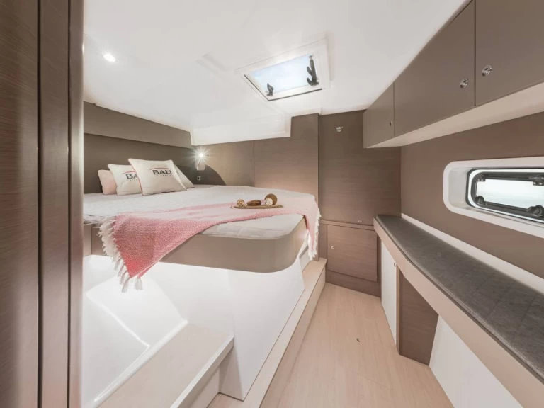 Catamaran à louer à Lávrio au meilleur prix