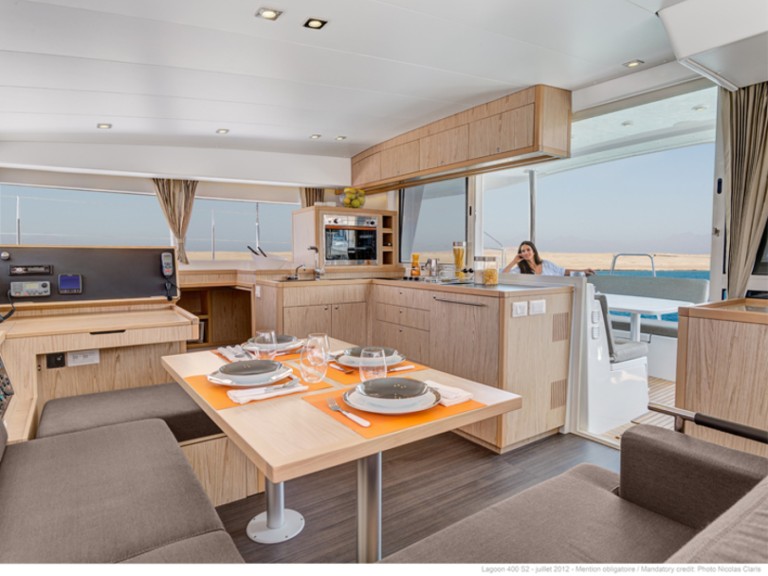 Lagoon Lagoon 400 S2 a louer à Trogir