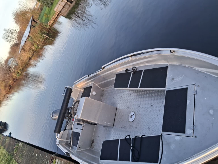 Location bateau qwest R450 à Vinkeveen sur Samboat