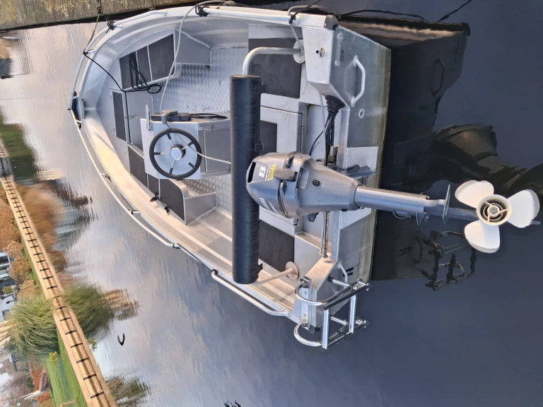 Louer Bateau à moteur avec ou sans skipper qwest à Vinkeveen