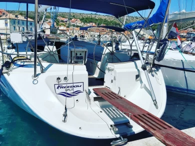 Noleggiare una Bavaria Bavaria 44 a Split