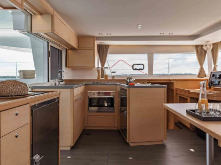 Location à Mykonos (Ville) - Lagoon Lagoon 45 sur SamBoat