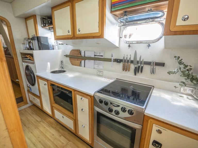 Location bateau Airlie Beach pas cher Custom Expedition Yacht