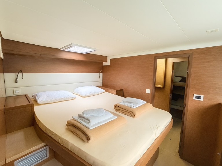 Location bateau Skiathos pas cher Lagoon 52 F