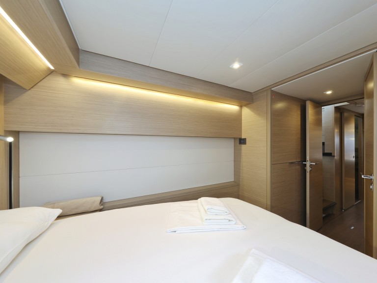 Catamaran à louer à Sukošan au meilleur prix