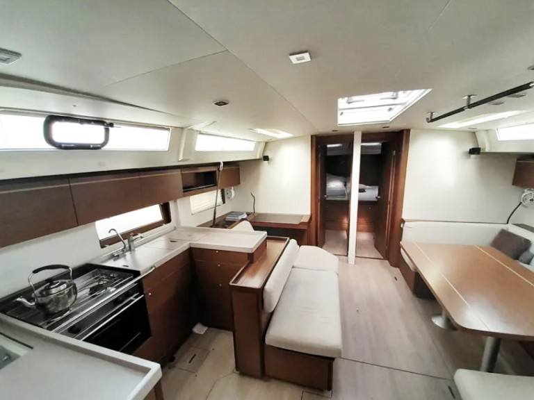 Louer Voilier avec ou sans skipper Bénéteau à Athènes