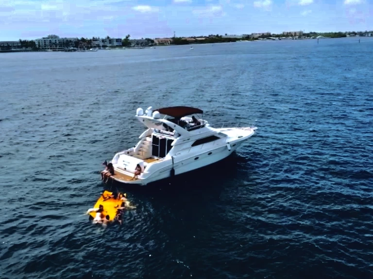 Location Yacht à Boynton Beach - Sea Ray Sea Ray 440 Express Bridge