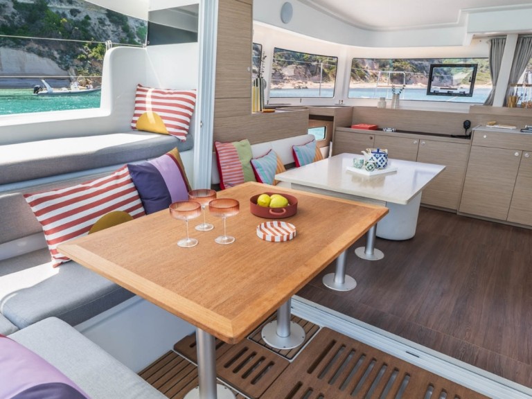 Catamaran à louer à Capo d'Orlando au meilleur prix