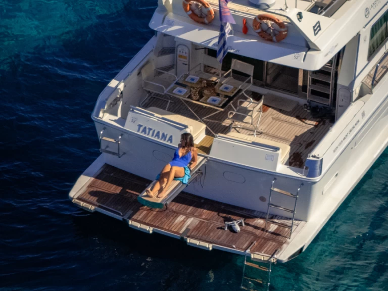 Location Bateau à moteur à Agios Nikolaos - Ferretti Altura 52 S