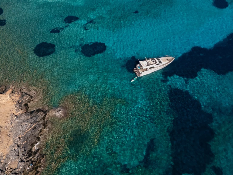 Louer Bateau à moteur avec ou sans skipper Ferretti à Agios Nikolaos
