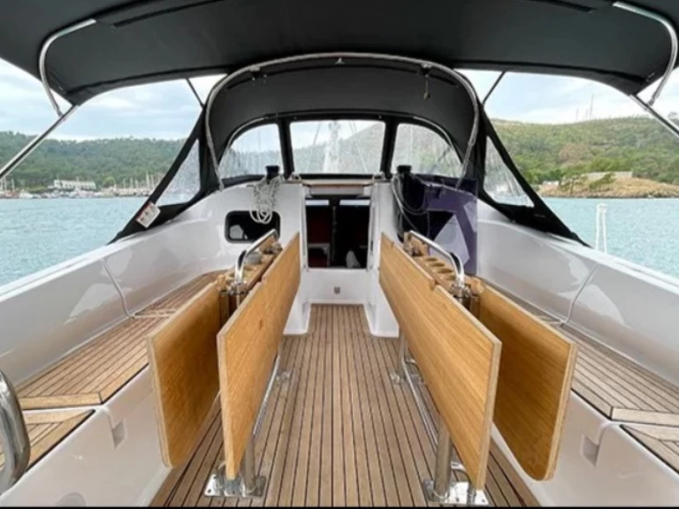 Voilier à louer à Álimos au meilleur prix