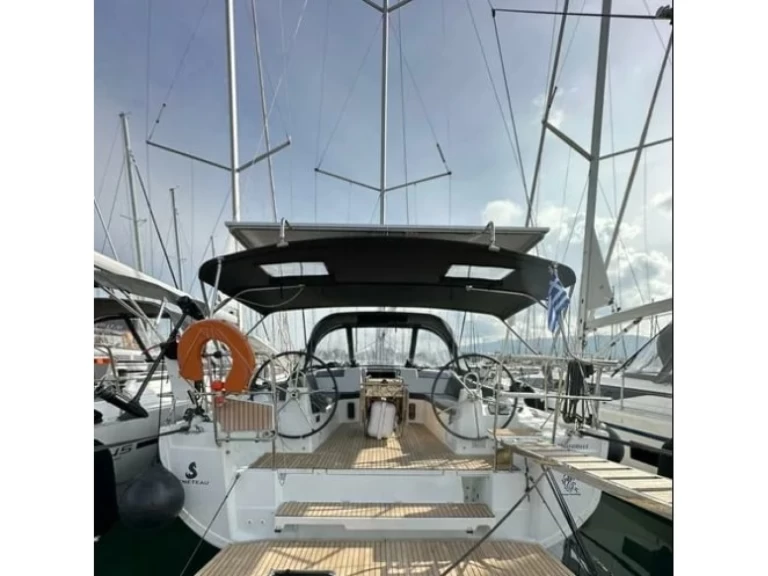 Louez un Bénéteau Oceanis 40.1 à Álimos