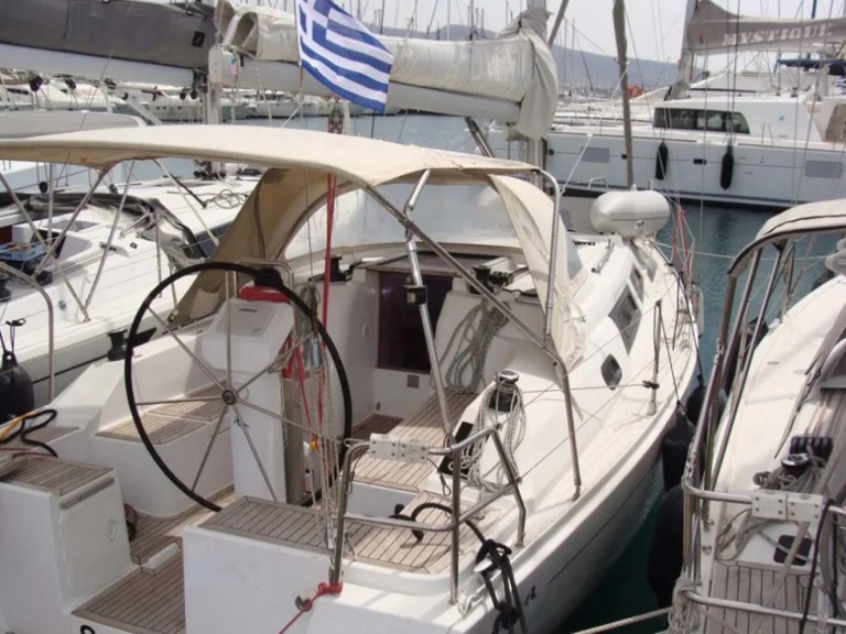 Louez un Hanse Hanse 325 à Álimos
