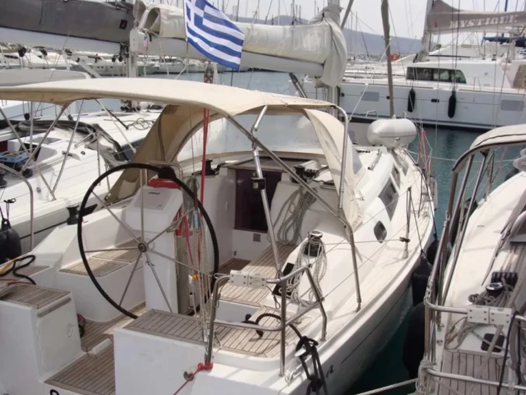 Louez un Hanse Hanse 325 à Álimos