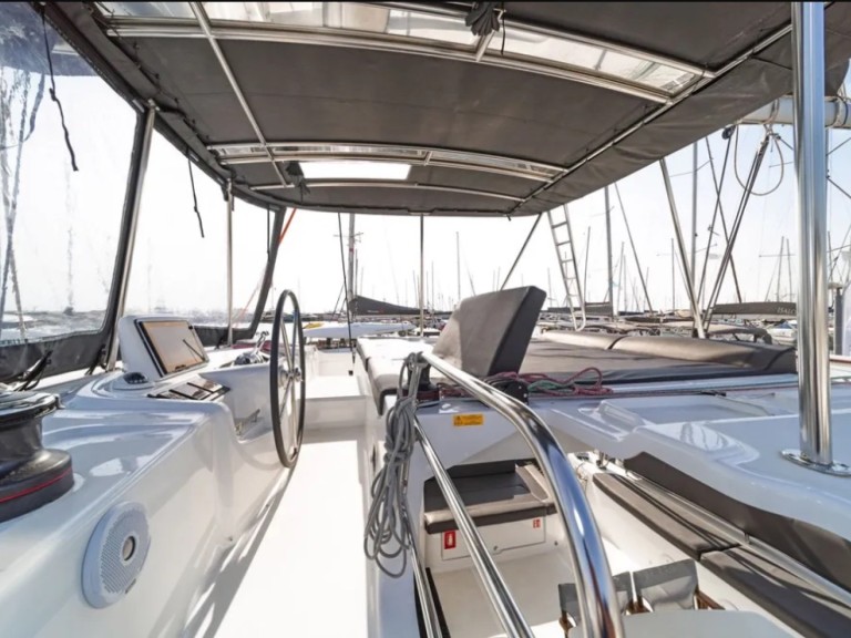 Location bateau Lagoon Lagoon 46 à Álimos sur Samboat