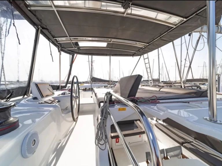 Location bateau Lagoon Lagoon 46 à Álimos sur Samboat